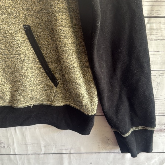 Roots Black and Gray Women's Sweater - Picture 3 of 5